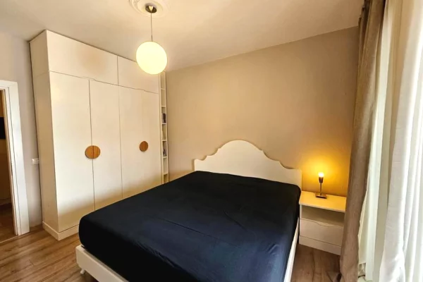 Shtepi me qera Apartament ne Tirane, 2+1, Mobilimi E mobiluar, Pagesa 1,500  Euro.