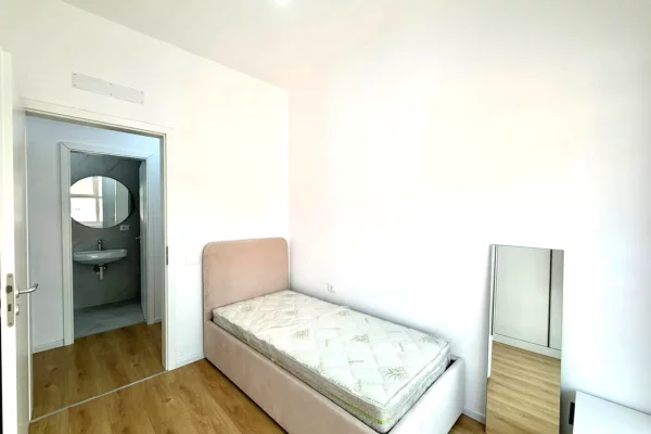 Shtepi me qera Apartament ne Tirane, 2+1, Mobilimi E mobiluar, Pagesa 50,000  Leke.