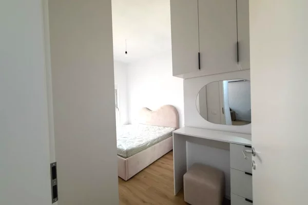 Shtepi me qera Apartament ne Tirane, 2+1, Mobilimi E mobiluar, Pagesa 50,000  Leke.