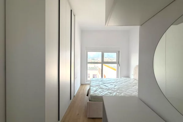 Shtepi me qera Apartament ne Tirane, 2+1, Mobilimi E mobiluar, Pagesa 50,000  Leke.