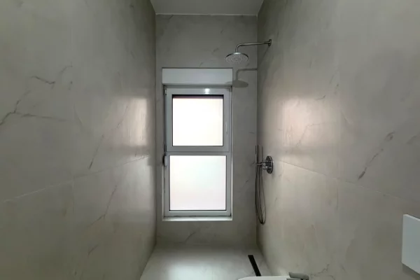 Shtepi me qera Apartament ne Tirane, 2+1, Mobilimi E mobiluar, Pagesa 50,000  Leke.