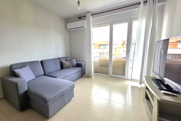 Shtepi me qera 1+1 ne Tirane - 40,000 Leke