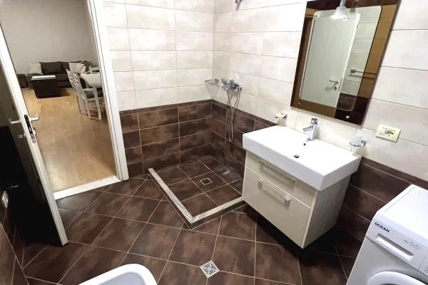 Shtepi me qera Apartament ne Tirane, 2+1, Mobilimi E mobiluar, Pagesa 55,000  Leke.