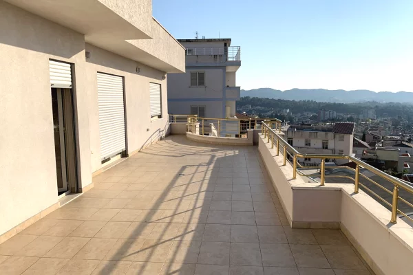 Shtepi me qera Apartament ne Tirane, 2+1, Mobilimi E mobiluar, Pagesa 55,000  Leke.