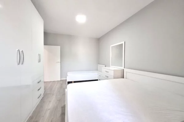 Shtepi ne shitje Apartament ne Tirane, 2+1, Mobilimi E mobiluar, Pagesa 265,000  Euro.