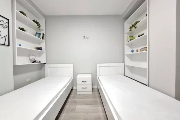 Shtepi ne shitje Apartament ne Tirane, 2+1, Mobilimi E mobiluar, Pagesa 265,000  Euro.