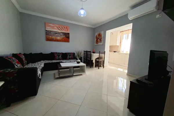 Shtepi me qera 1+1 ne Tirane - 45,000 Leke