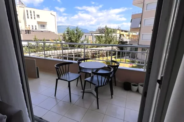 Shtepi me qera Apartament ne Tirane, 1+1, Mobilimi E mobiluar, Pagesa 65,000  Leke.