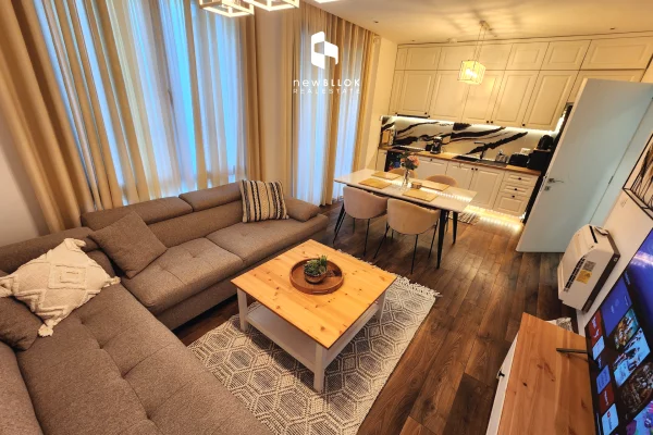 Me Qera: 2+1+2wc & Post Parkimi 📍 21 Dhjetor - Ambasadat - Ndertim V.2022 - Mobilim Ultra Cilesore || 1,000 Euro/Muaj