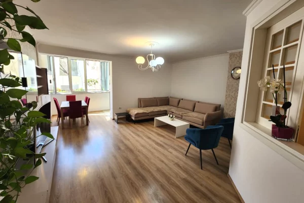 Shtepi me qera 3+1 ne Tirane - 700 Euro