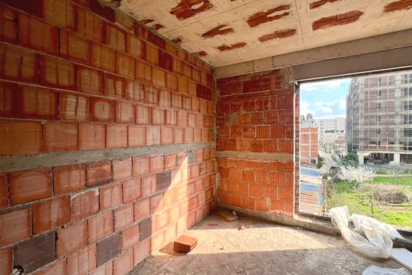 Shtepi ne shitje Apartament ne Tirane, 1+1, Mobilimi Bosh, pa mobiluar, Pagesa 76,000  Euro.