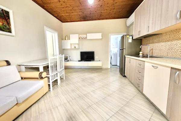 Shtepi me qera Shtepi Private ne Tirane, 1+1, Mobilimi E mobiluar, Pagesa 400  Euro.