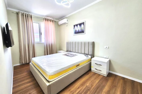 Shtepi me qera Shtepi Private ne Tirane, 1+1, Mobilimi E mobiluar, Pagesa 400  Euro.