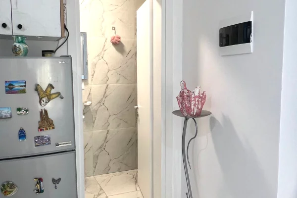 Shtepi ne shitje Apartament ne Himare, 1+1, Mobilimi E mobiluar, Pagesa 205,000  Euro.