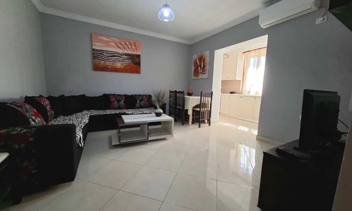 Shtepi me qera Apartament ne Tirane, 1+1, Mobilimi E mobiluar, Pagesa 45,000  Leke.