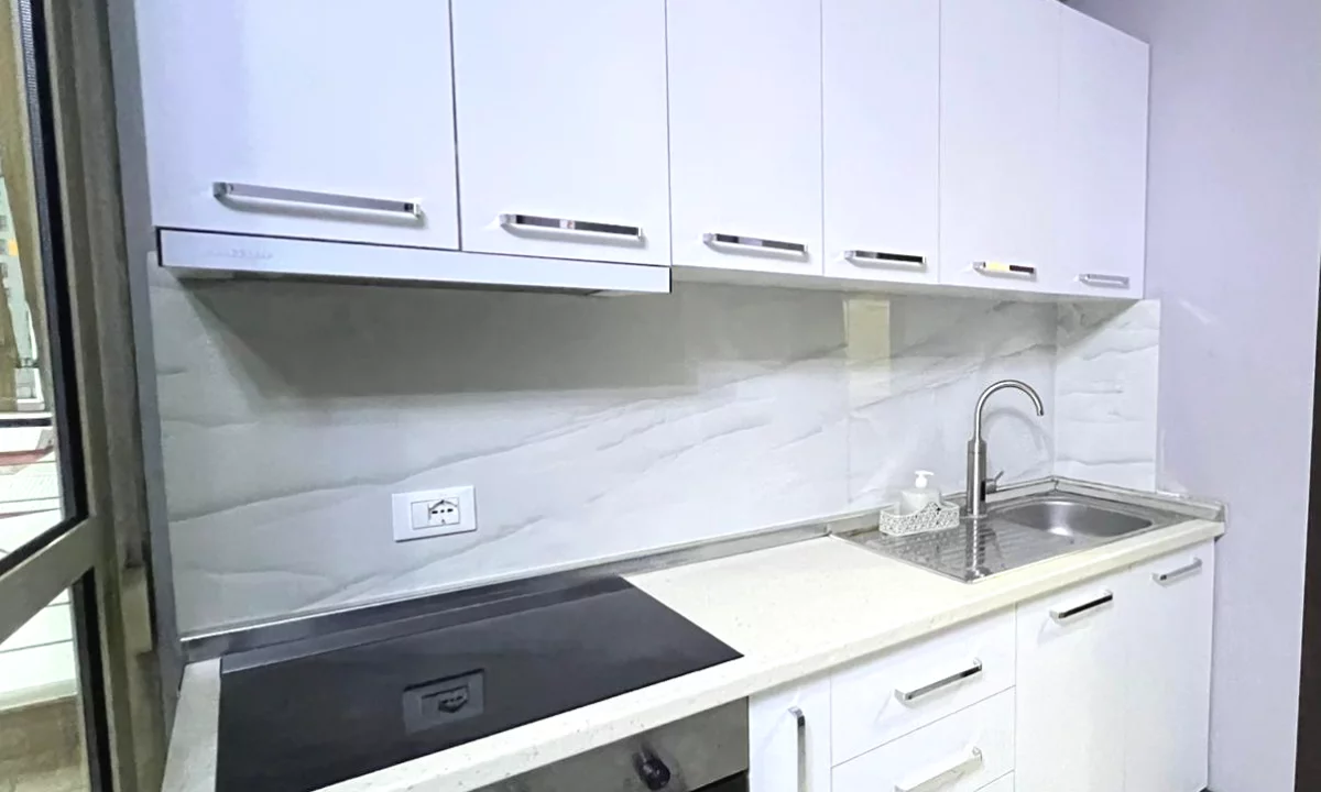 Shtepi me qera Apartament ne Tirane, 1+1, Mobilimi E mobiluar, Pagesa 60,000  Leke.