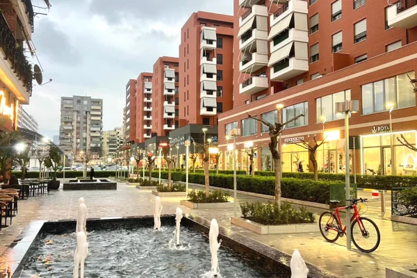 Shtepi me qera Apartament ne Tirane, 1+1, Mobilimi E mobiluar, Pagesa 60,000  Leke.