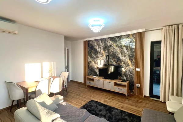 Shtepi me qera Apartament ne Tirane, 1+1, Mobilimi E mobiluar, Pagesa 500  Euro.