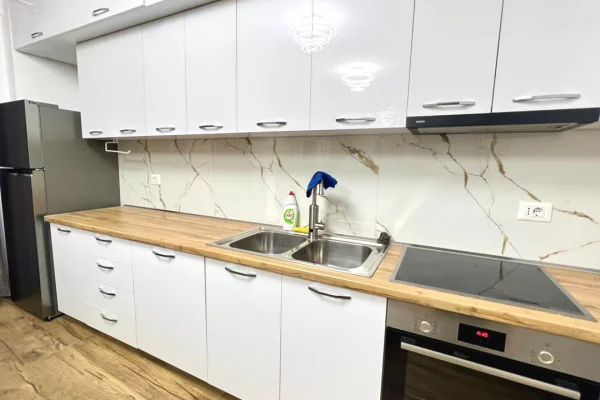 Shtepi me qera Apartament ne Tirane, 1+1, Mobilimi E mobiluar, Pagesa 500  Euro.