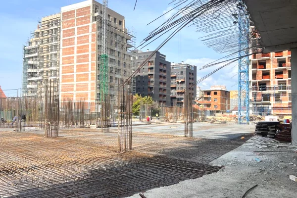 Appartamento in vendita a Tirana 2+1, Vuoto