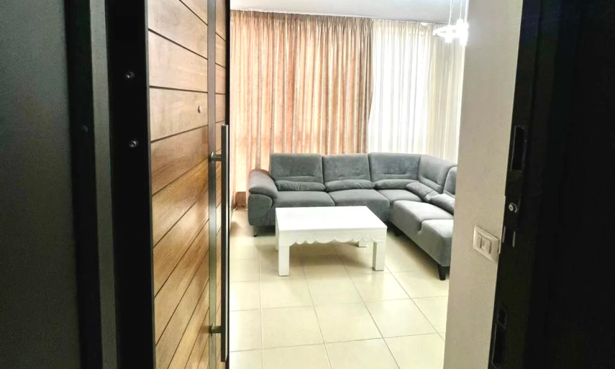 Shtepi me qera Apartament ne Tirane, 2+1, Mobilimi E mobiluar, Pagesa 650  Euro.
