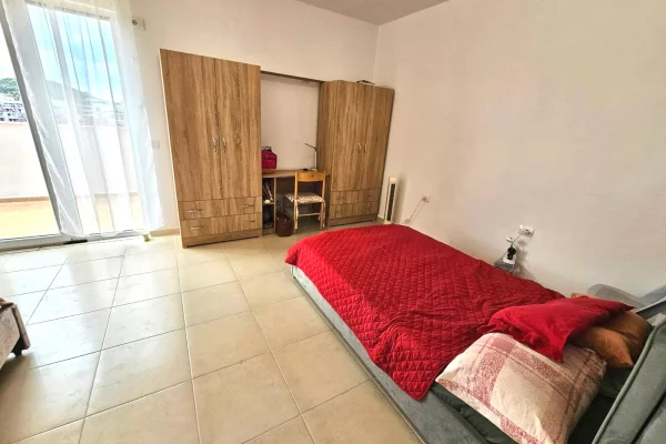 🏡 Jepet me Qera: 2+1+2wc📍Kombinat (Pallati i Credins Bank) Kt.6 - 500€ - Sp.175m² - Pallat I Ri & 