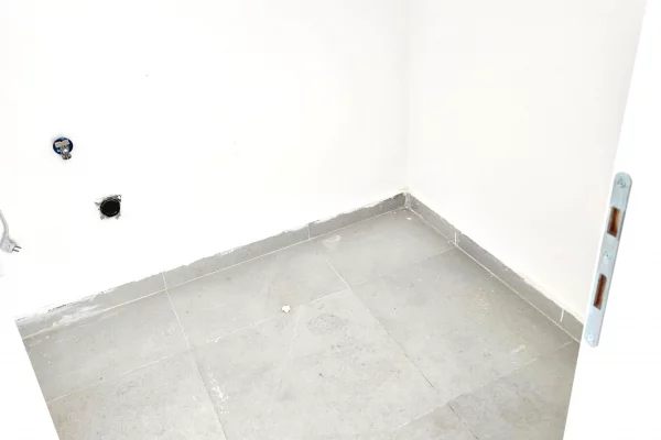 Me Qera: Zyre (135 m2)📍Lake View - Liqeni Tiranes || 3+1+2wc & GARAZH + Verande Gjigande ((1,700Euro/muaj))