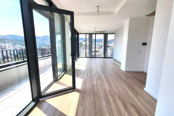 Me Qera: Zyre (135 m2)📍Lake View - Liqeni Tiranes || 3+1+2wc & GARAZH + Verande Gjigande ((1,700Euro/muaj))