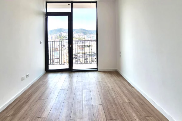 Me Qera: Zyre (135 m2)📍Lake View - Liqeni Tiranes || 3+1+2wc & GARAZH + Verande Gjigande ((1,700Euro/muaj))