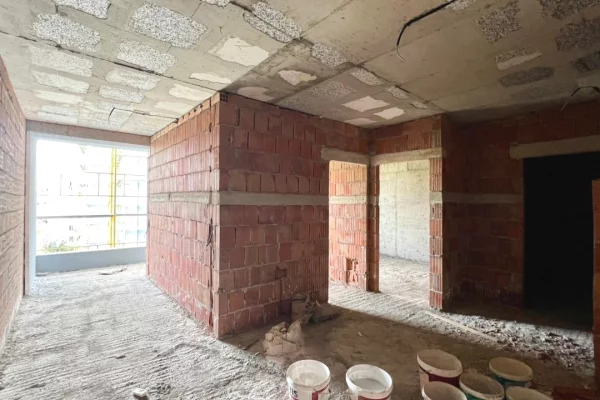 Shtepi ne shitje Apartament ne Tirane, 2+1, Mobilimi Bosh, pa mobiluar, Pagesa 135,000  Euro.