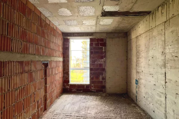 Shtepi ne shitje Apartament ne Tirane, 2+1, Mobilimi Bosh, pa mobiluar, Pagesa 135,000  Euro.