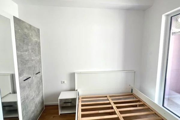 Shtepi me qera Apartament ne Tirane, 1+1, Mobilimi E mobiluar, Pagesa 43,000  Leke.