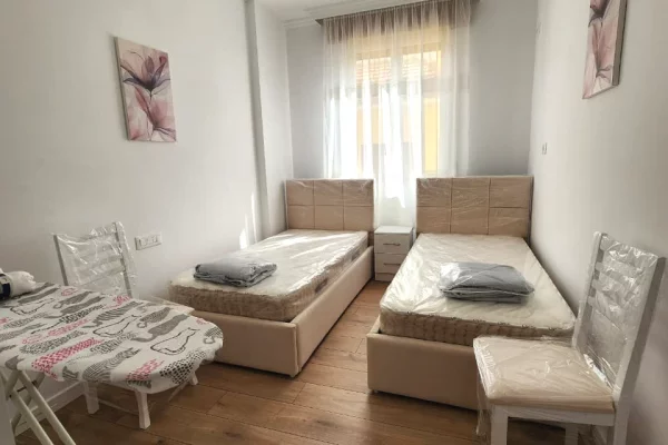 Shtepi me qera Apartament ne Tirane, 2+1, Mobilimi E mobiluar, Pagesa 87,000  Leke.