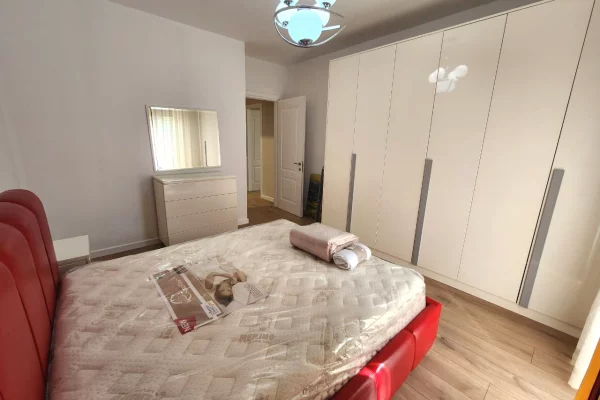 Shtepi me qera Apartament ne Tirane, 2+1, Mobilimi E mobiluar, Pagesa 87,000  Leke.
