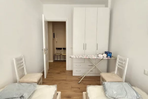Shtepi me qera Apartament ne Tirane, 2+1, Mobilimi E mobiluar, Pagesa 87,000  Leke.