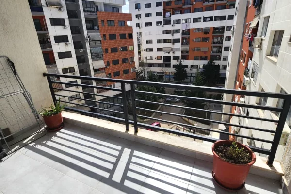 Shtepi me qera Apartament ne Tirane, 1+1, Mobilimi Pjeserisht e mobiluar, Pagesa 45,000  Leke.