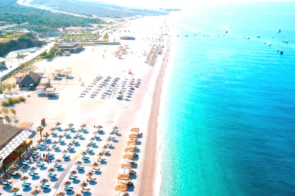 Shtepi ne shitje Vila Luksoze ne Himare, 5+1, Mobilimi Bosh, pa mobiluar, Pagesa 1,500,000  Euro.