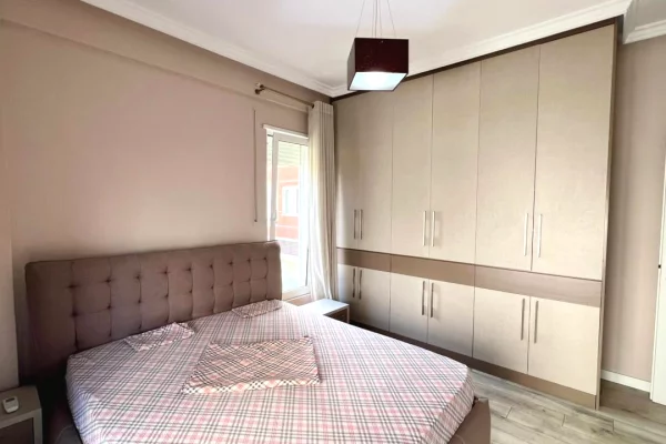 Shtepi me qera Apartament ne Tirane, 2+1, Mobilimi E mobiluar, Pagesa 58,000  Leke.