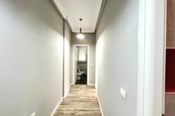 Shtepi me qera Apartament ne Tirane, 2+1, Mobilimi E mobiluar, Pagesa 58,000  Leke.