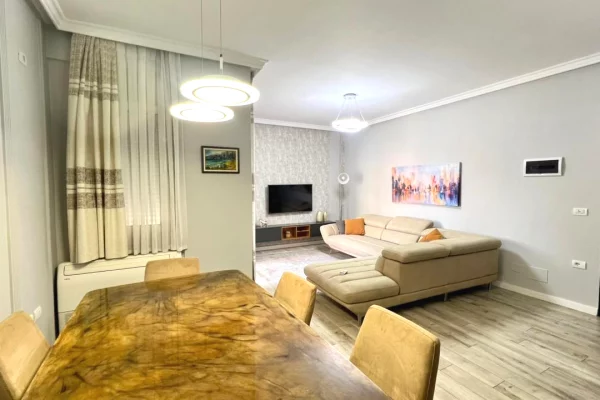 Shtepi me qera Apartament ne Tirane, 2+1, Mobilimi E mobiluar, Pagesa 58,000  Leke.