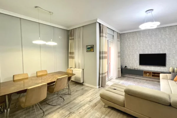 Shtepi me qera Apartament ne Tirane, 2+1, Mobilimi E mobiluar, Pagesa 58,000  Leke.