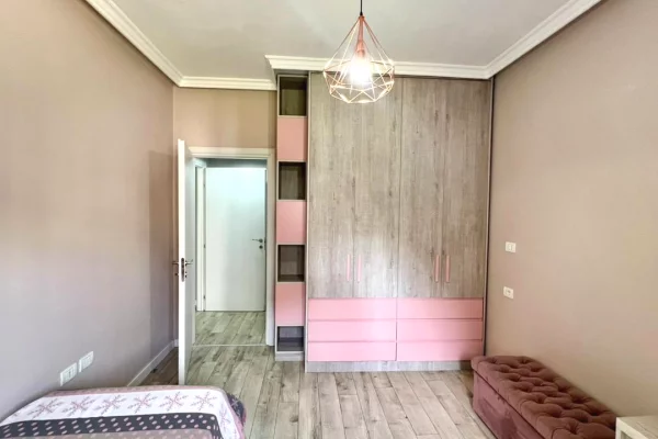 Shtepi me qera Apartament ne Tirane, 2+1, Mobilimi E mobiluar, Pagesa 58,000  Leke.