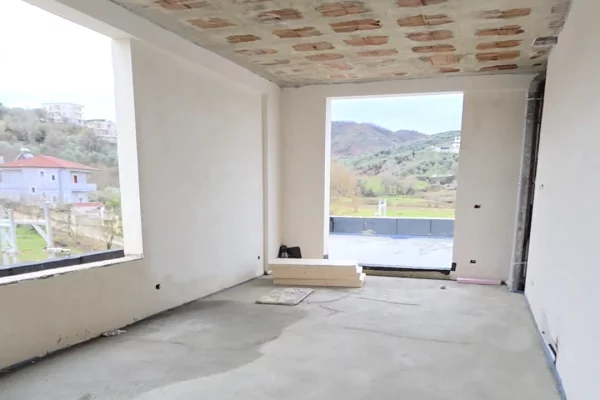 Shtepi ne shitje Apartament ne Tirane, 3+1, Mobilimi Bosh, pa mobiluar, Pagesa 393,000  Euro.