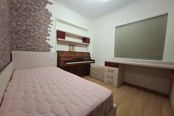 Shtepi me qera Apartament ne Tirane, 4+1, Mobilimi E mobiluar, Pagesa 1,400  Euro.