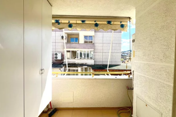 Shtepi me qera Apartament ne Tirane, 3+1, Mobilimi E mobiluar, Pagesa 1,200  Euro.