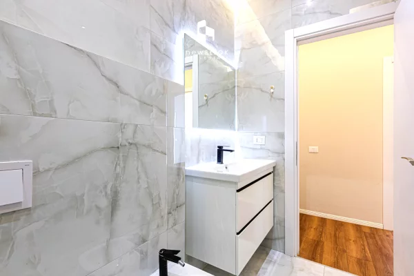 Shtepi ne shitje Apartament ne Tirane, 2+1, Mobilimi E mobiluar, Pagesa 265,000  Euro.