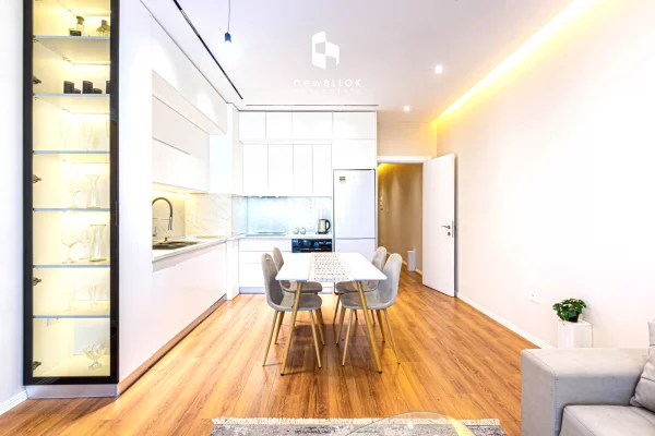 Shtepi ne shitje Apartament ne Tirane, 2+1, Mobilimi E mobiluar, Pagesa 265,000  Euro.