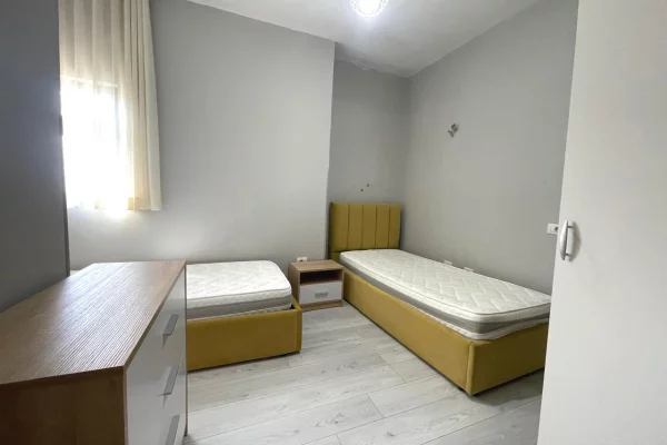 Shtepi me qera Apartament ne Tirane, 2+1, Mobilimi E mobiluar, Pagesa 60,000  Leke.