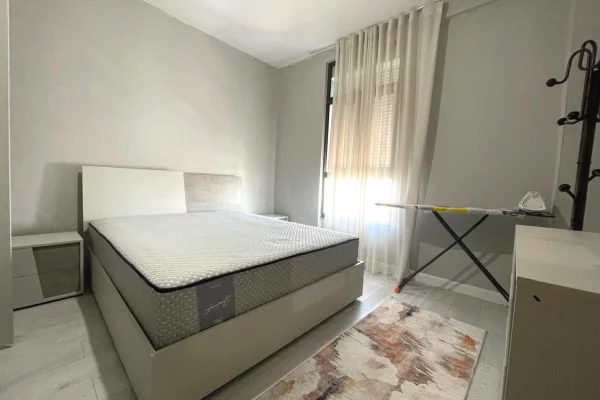 Shtepi me qera Apartament ne Tirane, 2+1, Mobilimi E mobiluar, Pagesa 60,000  Leke.
