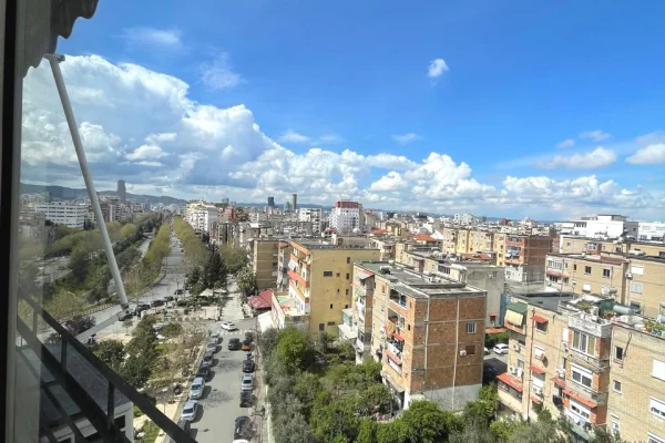 Shtepi me qera 2+1 ne Tirane - 60,000 Leke